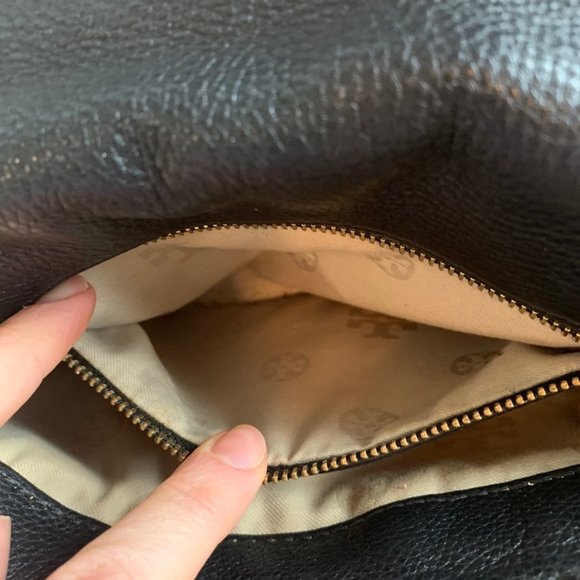 Tory Burch black crossbody - Picture 7 of 8